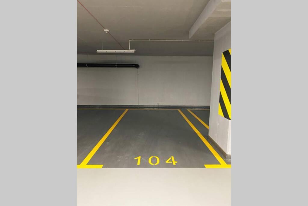 Exclusive 2Br! Apartment Near City Center +Netflix Warsaw Ngoại thất bức ảnh