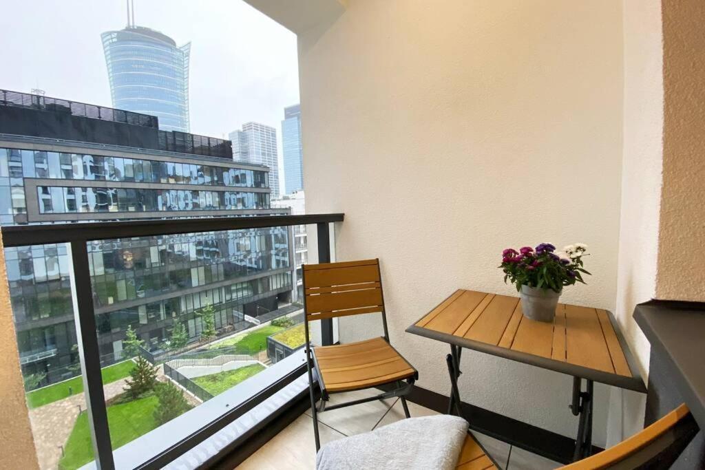 Exclusive 2Br! Apartment Near City Center +Netflix Warsaw Ngoại thất bức ảnh