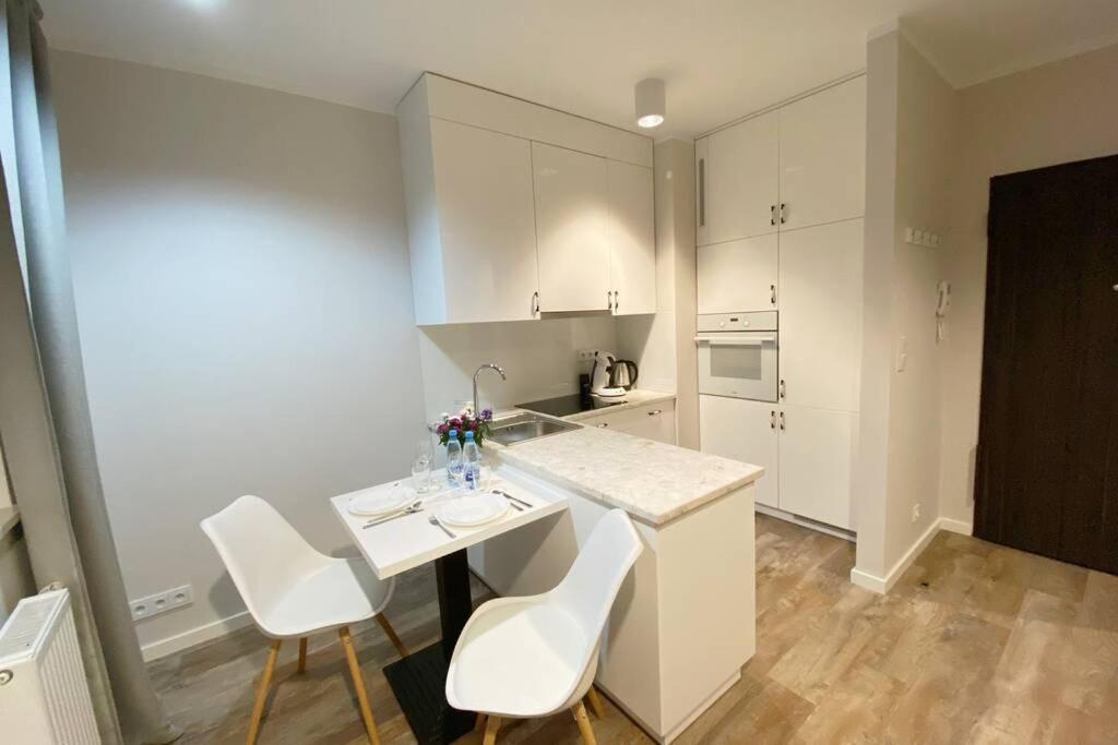 Exclusive 2Br! Apartment Near City Center +Netflix Warsaw Ngoại thất bức ảnh